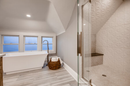 Brent Hilvitz Centennial Co 121 W 2nd Ave Denver Co 80223 Print 018 019 2nd Floor Master Bathroom 3600x2400 300dpi