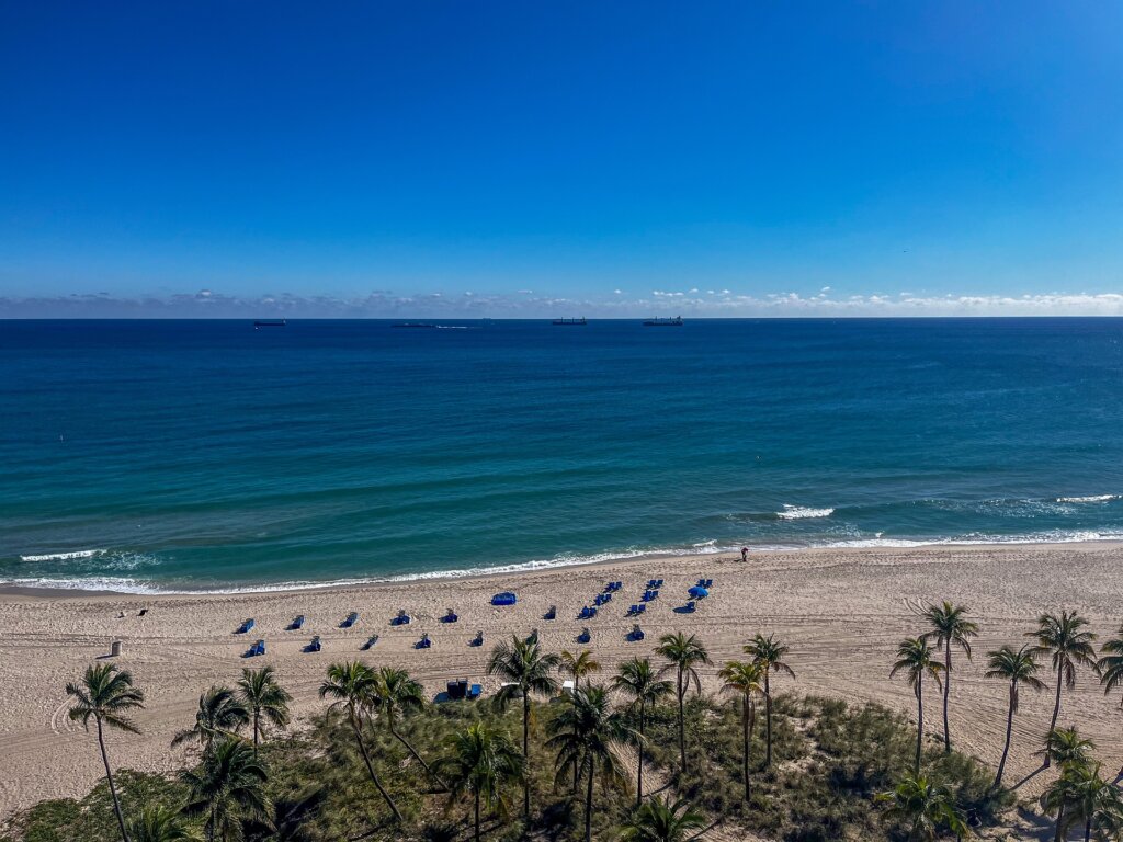 Tania Agathos Pa Fort Myers Fl Beach 8957872 1920